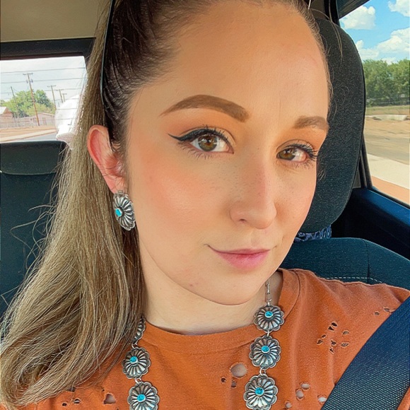 Meet your Posher, Lauren - Picture 1 of 1